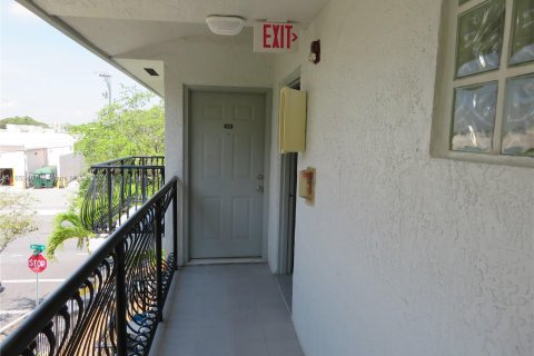 Apartamento en alquiler en Miami, Florida, 1 dormitorio, 39.02 m2 № 1364174 - foto 10