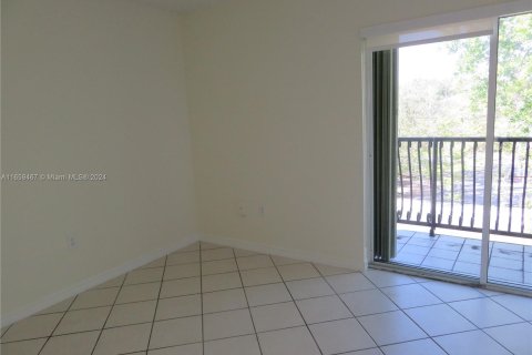 Apartamento en alquiler en Miami, Florida, 1 dormitorio, 39.02 m2 № 1364174 - foto 4