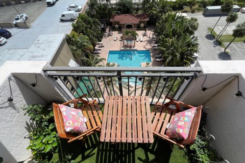 Condo in West Palm Beach, Florida, 2 bedrooms  № 1127949 - photo 19