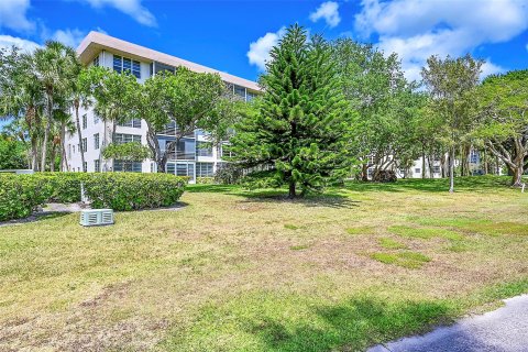 Condo in Pompano Beach, Florida, 3 bedrooms  № 1127906 - photo 2