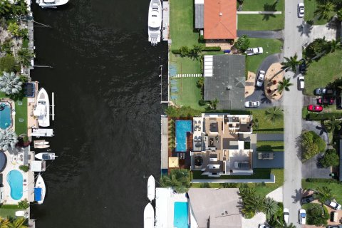 Villa ou maison à vendre à Fort Lauderdale, Floride: 7 chambres, 535.58 m2 № 763268 - photo 9