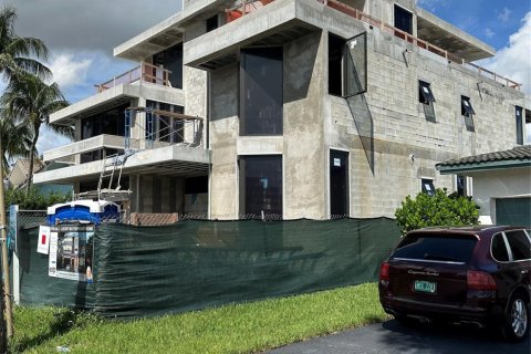 Villa ou maison à vendre à Fort Lauderdale, Floride: 7 chambres, 535.58 m2 № 763268 - photo 2