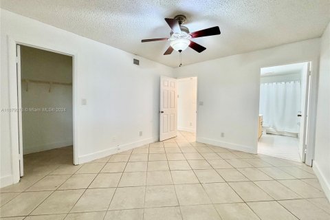 Condo in Oakland Park, Florida, 1 bedroom  № 1408305 - photo 19