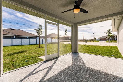 Villa ou maison à vendre à Cape Coral, Floride: 4 chambres, 168.06 m2 № 1366793 - photo 17