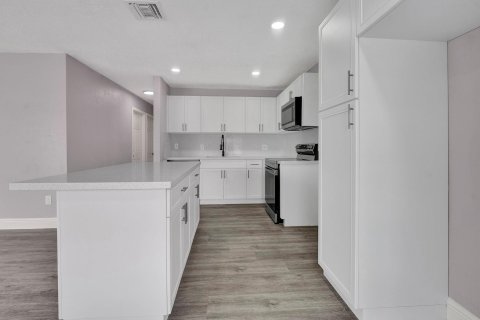 Casa en venta en Pompano Beach, Florida, 4 dormitorios, 117.06 m2 № 1163096 - foto 15