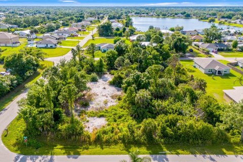 Terreno en venta en Port Charlotte, Florida № 1121598 - foto 1