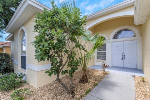 House in Brandon, Florida 4 bedrooms, 235.14 sq.m. № 1164708 - photo 2