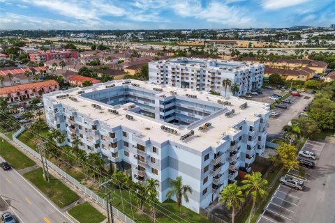 Copropriété à vendre à Miami, Floride: 2 chambres, 92.16 m2 № 1404280 - photo 4