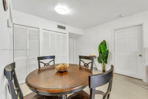 Copropriété à vendre à Miami, Floride: 2 chambres, 92.16 m2 № 1404280 - photo 11