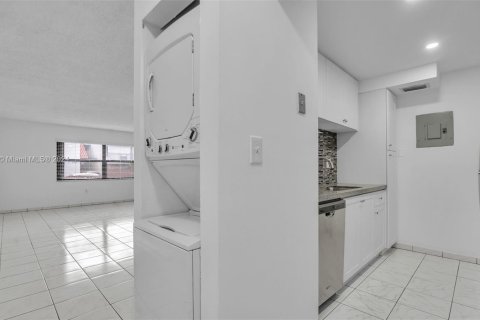 Copropriété à vendre à Miami, Floride: 2 chambres, 91.14 m2 № 1365762 - photo 3