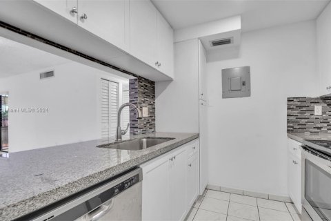 Copropriété à vendre à Miami, Floride: 2 chambres, 91.14 m2 № 1365762 - photo 9