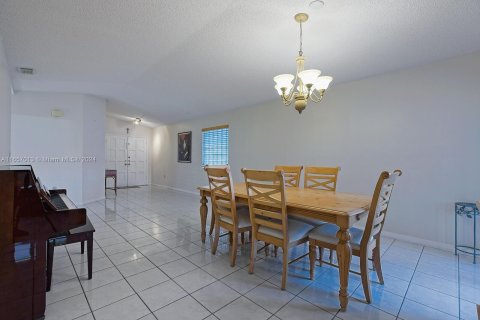 Villa ou maison à vendre à Miami, Floride: 3 chambres, 151.8 m2 № 1365768 - photo 5