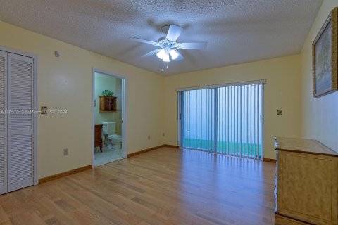 Casa en venta en Miami, Florida, 3 dormitorios, 151.8 m2 № 1365768 - foto 12