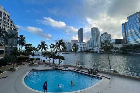 Condo in Miami, Florida, 3 bedrooms  № 754233 - photo 17