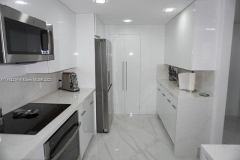 Condominio en venta en Miami, Florida, 3 dormitorios, 160.26 m2 № 754233 - foto 10