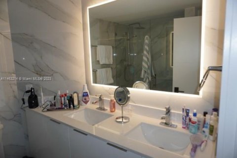 Condominio en venta en Miami, Florida, 3 dormitorios, 160.26 m2 № 754233 - foto 12