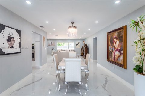 Villa ou maison à vendre à Miami, Floride: 5 chambres, 344.95 m2 № 1369149 - photo 6