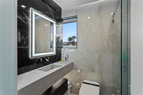 Villa ou maison à vendre à Miami, Floride: 5 chambres, 344.95 m2 № 1369149 - photo 28