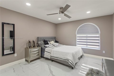 Casa en venta en Miami, Florida, 5 dormitorios, 344.95 m2 № 1369149 - foto 21