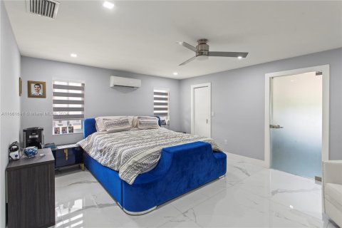 Villa ou maison à vendre à Miami, Floride: 5 chambres, 344.95 m2 № 1369149 - photo 16