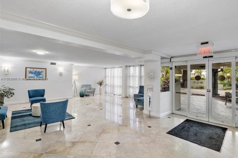 Copropriété à louer à Hallandale Beach, Floride: 2 chambres, 99.87 m2 № 1369147 - photo 5