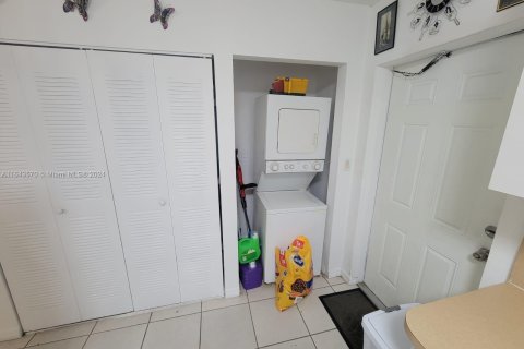 Townhouse in Homestead, Florida 3 bedrooms, 126.16 sq.m. № 1325326 - photo 8