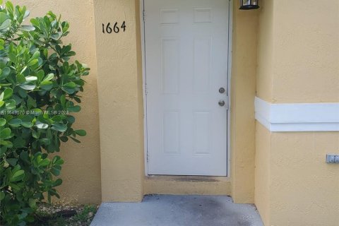 Townhouse in Homestead, Florida 3 bedrooms, 126.16 sq.m. № 1325326 - photo 4