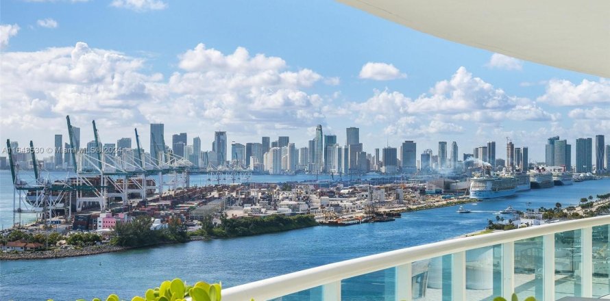 Condo in Miami Beach, Florida, 3 bedrooms  № 1325314