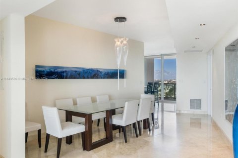 Condo in Miami Beach, Florida, 3 bedrooms  № 1325314 - photo 10