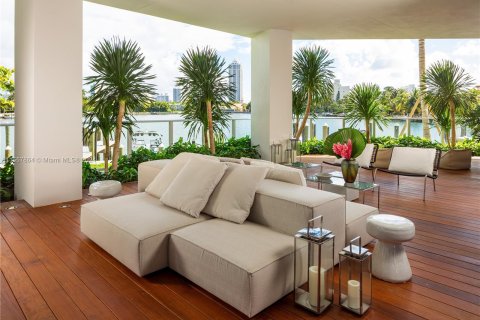 Condominio en venta en Miami Beach, Florida, 3 dormitorios, 317.54 m2 № 1080878 - foto 16