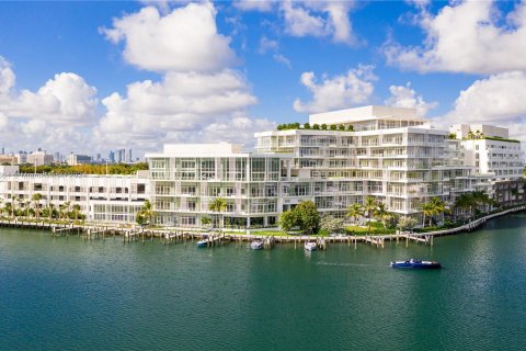 Condominio en venta en Miami Beach, Florida, 3 dormitorios, 317.54 m2 № 1080878 - foto 24