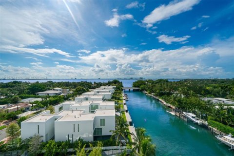 Condominio en venta en Miami Beach, Florida, 3 dormitorios, 317.54 m2 № 1080878 - foto 25