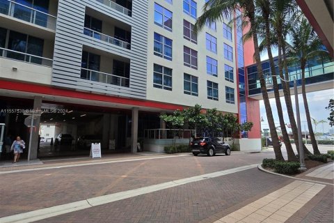 Condominio en venta en Hollywood, Florida, 1 dormitorio, 64.94 m2 № 1080919 - foto 18