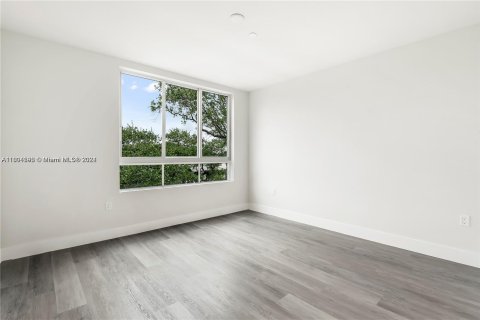 Condo in Miami, Florida, 2 bedrooms  № 1224204 - photo 17