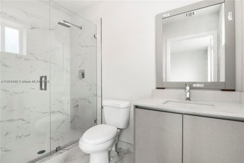 Condo in Miami, Florida, 2 bedrooms  № 1224204 - photo 13