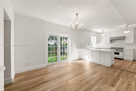 Casa en venta en Miami, Florida, 3 dormitorios, 199.65 m2 № 1397535 - foto 5