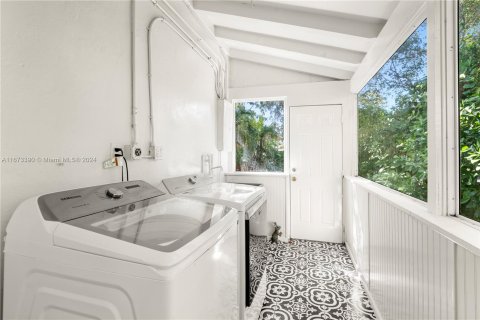 Casa en venta en Miami, Florida, 3 dormitorios, 199.65 m2 № 1397535 - foto 13