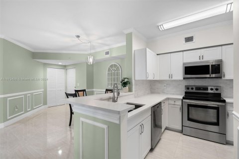 Condo in Sunny Isles Beach, Florida, 2 bedrooms  № 1397536 - photo 4