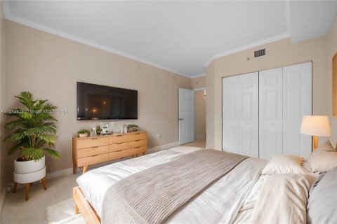 Condo in Sunny Isles Beach, Florida, 2 bedrooms  № 1397536 - photo 12