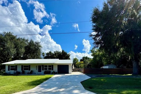 House in DeLand, Florida 3 bedrooms, 96.62 sq.m. № 1374801 - photo 1