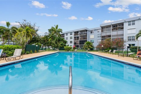 Condominio en venta en Oakland Park, Florida, 2 dormitorios, 90.58 m2 № 1096275 - foto 2