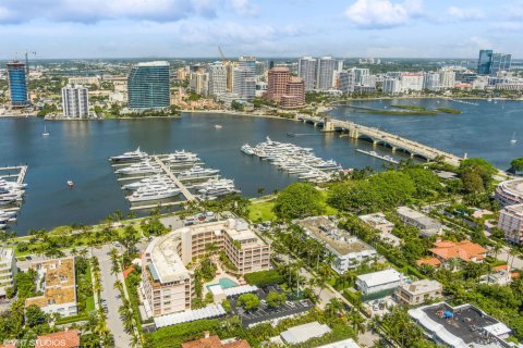 Copropriété à vendre à Palm Beach, Floride: 2 chambres, 192.96 m2 № 1177139 - photo 8