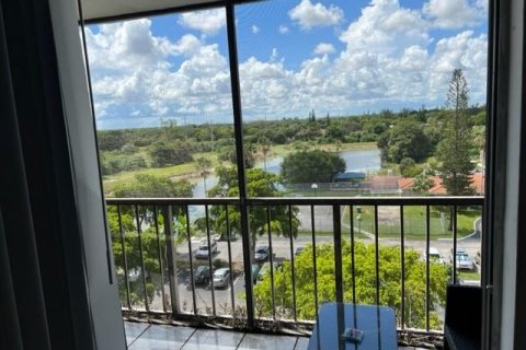 Condominio en venta en Lauderhill, Florida, 2 dormitorios, 90.3 m2 № 1007305 - foto 2