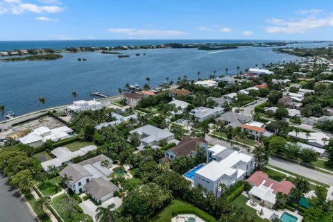 Villa ou maison à vendre à West Palm Beach, Floride: 5 chambres, 629.32 m2 № 1230338 - photo 1