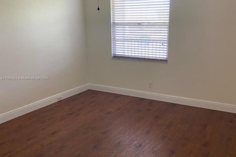 Condominio en venta en Pembroke Pines, Florida, 2 dormitorios, 76.09 m2 № 1103998 - foto 4