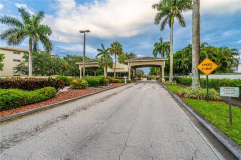 Condo in Coconut Creek, Florida, 2 bedrooms  № 1101730 - photo 29