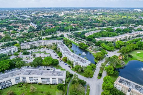 Condo in Coconut Creek, Florida, 2 bedrooms  № 1101730 - photo 27