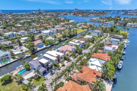 Villa ou maison à vendre à Fort Lauderdale, Floride: 6 chambres, 561.69 m2 № 952356 - photo 1