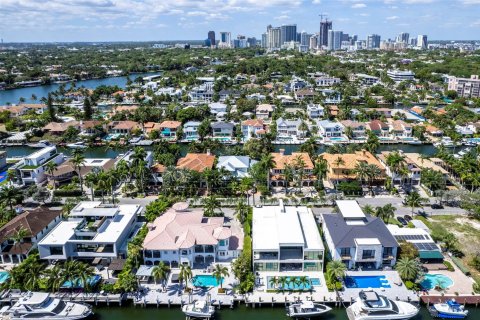 Villa ou maison à vendre à Fort Lauderdale, Floride: 6 chambres, 561.69 m2 № 952356 - photo 3