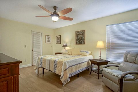 House in Jensen Beach, Florida 3 bedrooms, 182.74 sq.m. № 952405 - photo 15